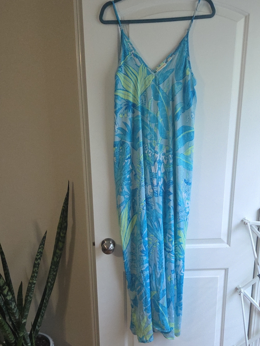 Van Winkle & Co Blue Tropical V-Neck Maxi Chemise